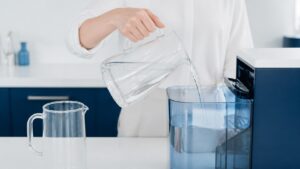 ⑤ 水の補充が毎日発生する